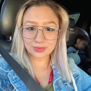 Meet your Posher, Felicity